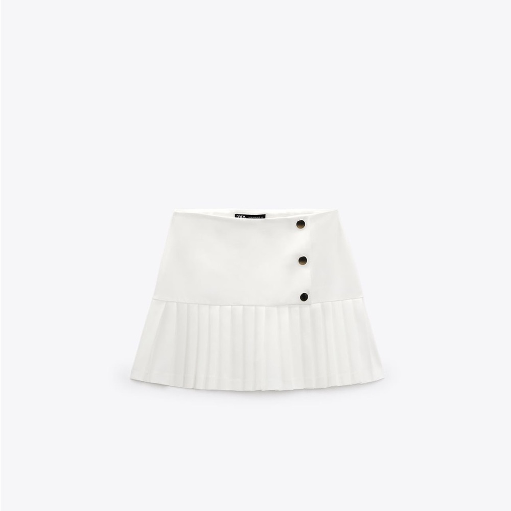 White pleated skirt